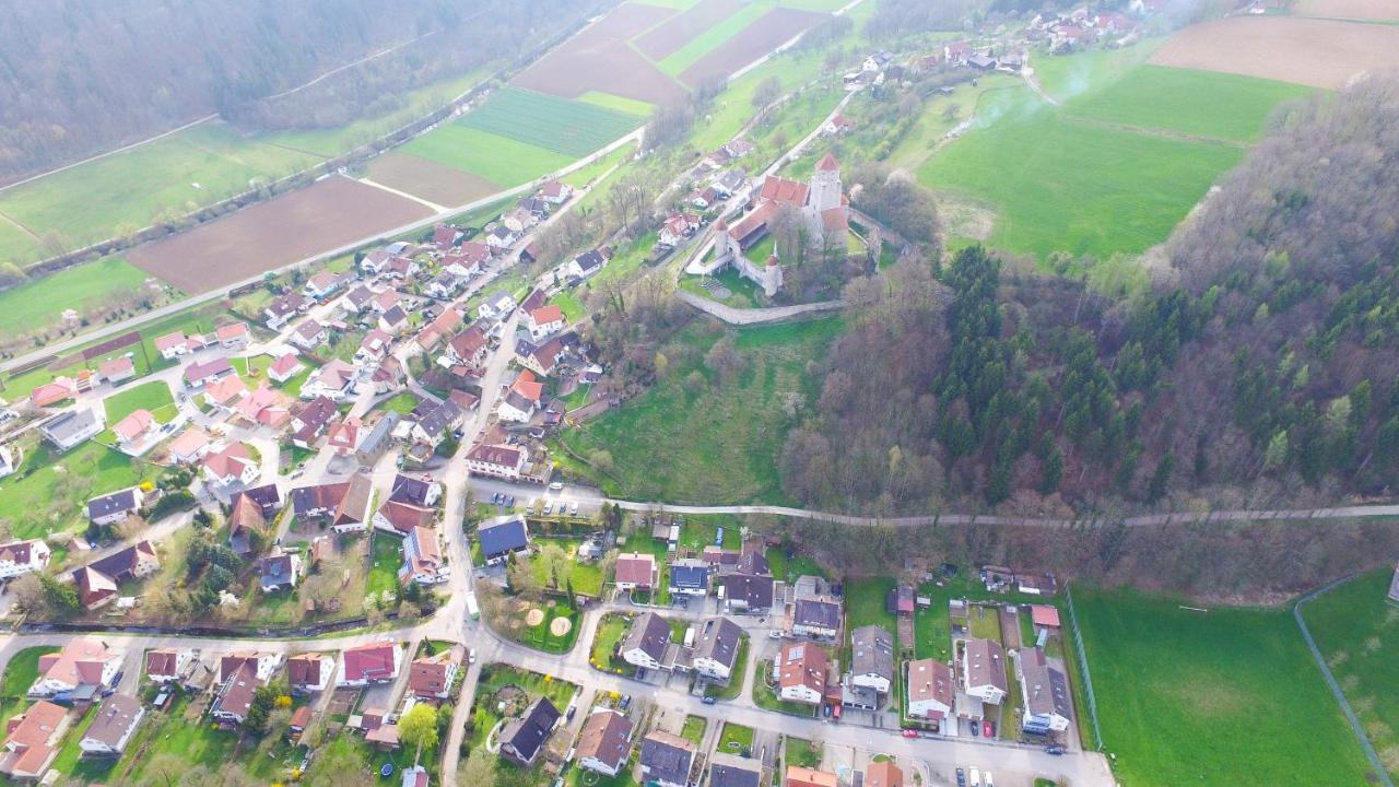 Huttlingen Landgasthof Falken מראה חיצוני תמונה