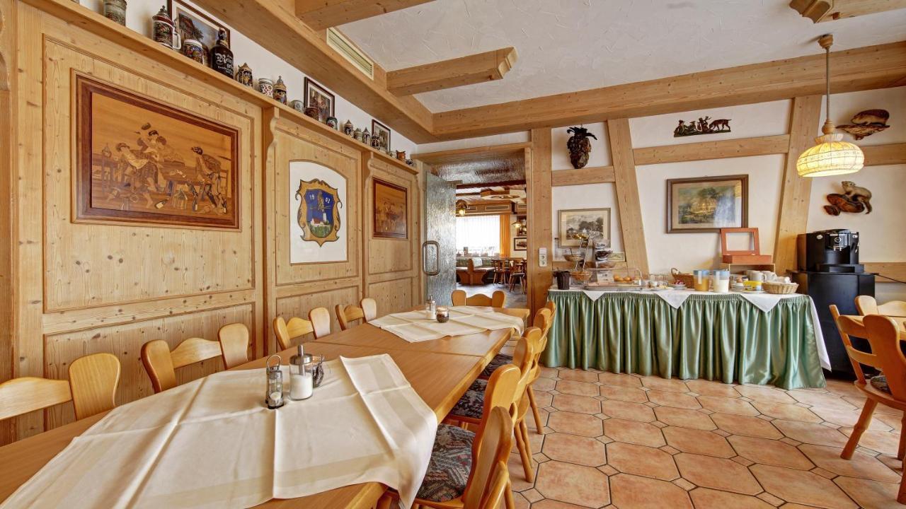 Huttlingen Landgasthof Falken מראה חיצוני תמונה